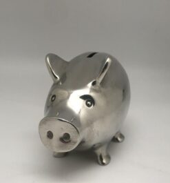 RH-PIG-101 L 10 cm L 13 cm H 9.5 cm.
